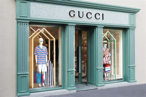 Gucci, Boutiques .